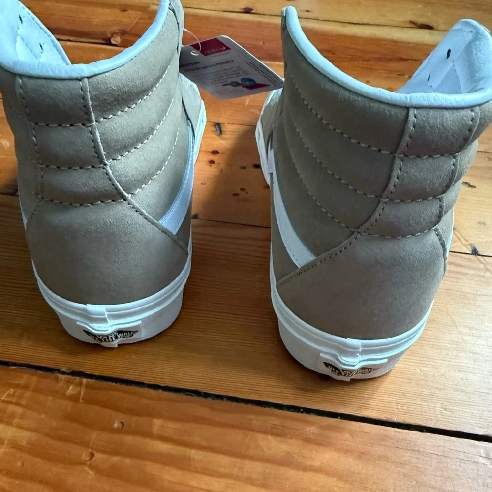 Vans - Picture 3 of 6